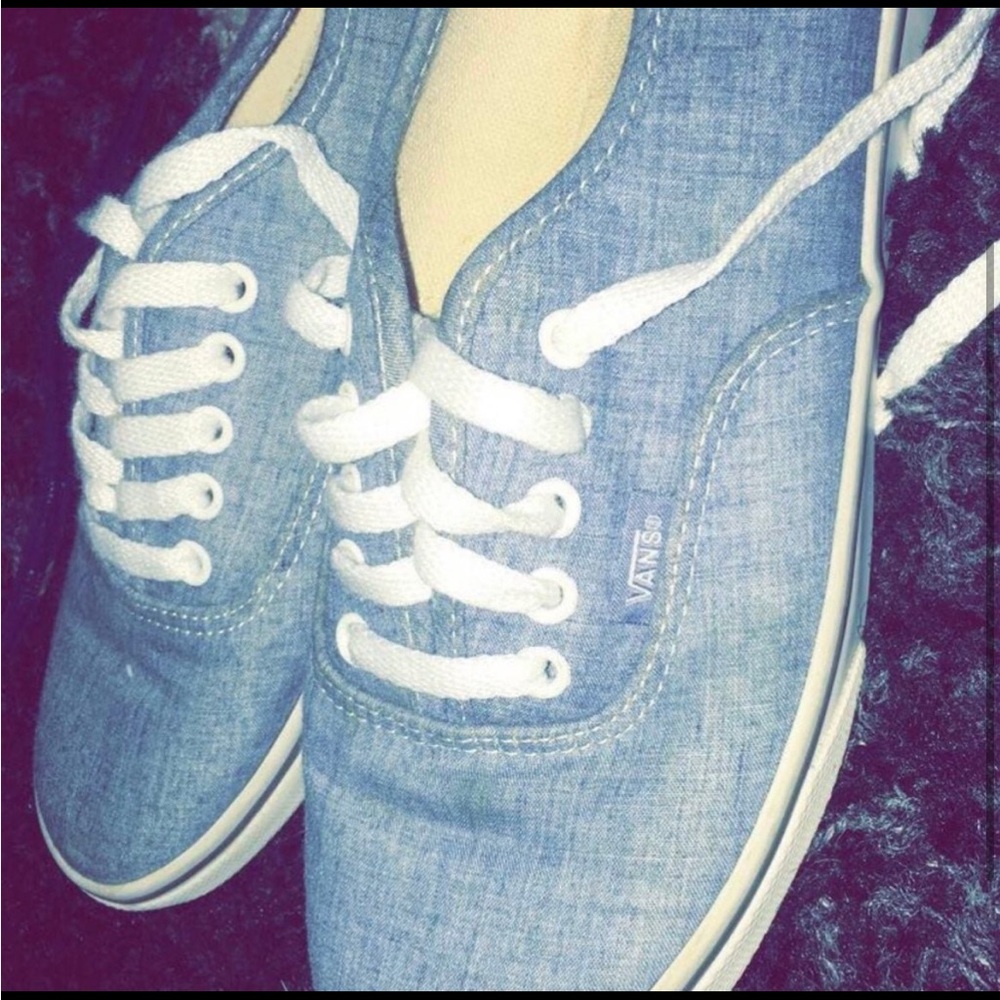 Vans - Picture 7 of 9